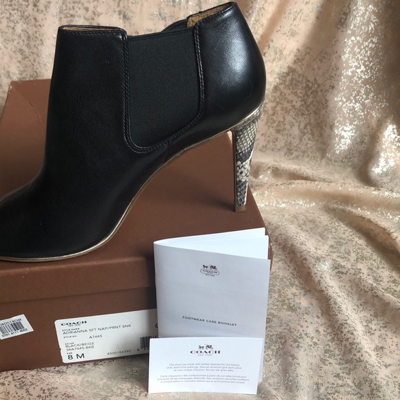 COACH BLACK LEATHER ADRIANNA SNAKE PRINT HEELS! - Picture 6 of 6
